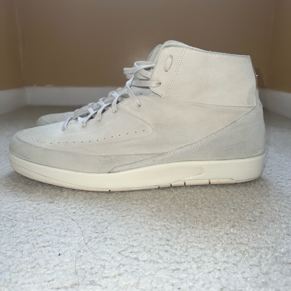 Jordan’s size 15 beige